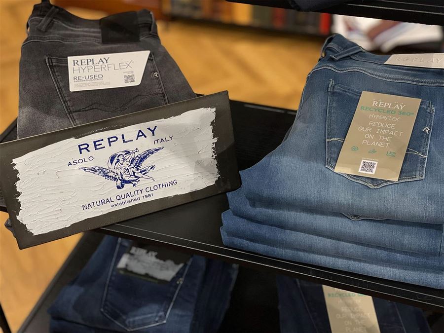 Skab et klassisk look med replay herrebukser